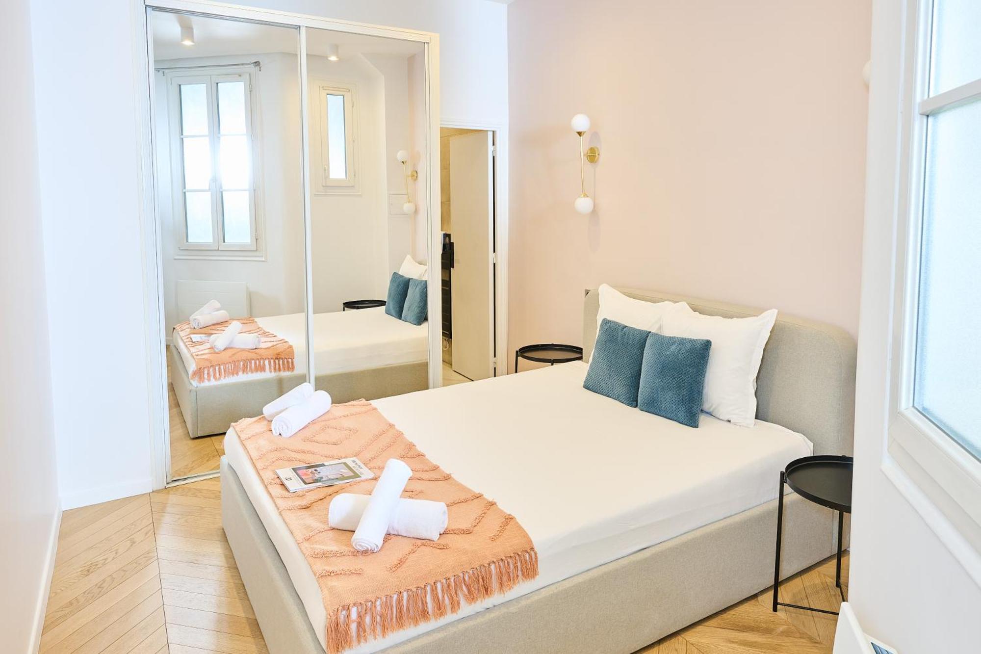 Champs Elysees!Montaigne, New Luxurious 6Pers Flat Paris Eksteriør billede