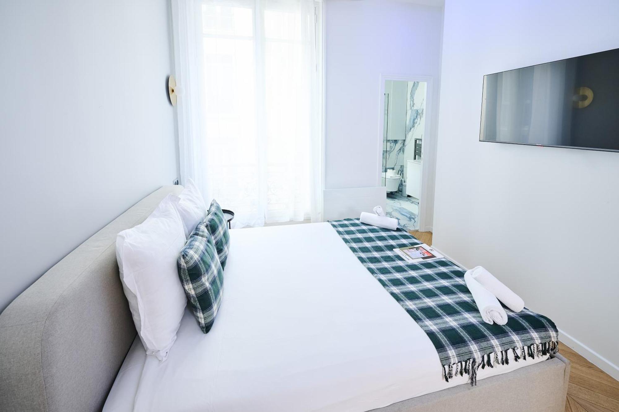 Champs Elysees!Montaigne, New Luxurious 6Pers Flat Paris Eksteriør billede