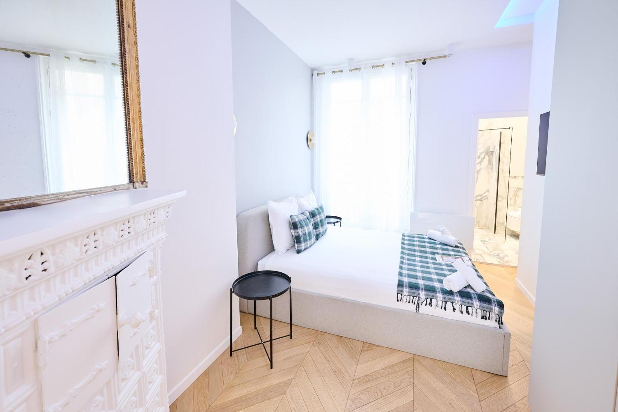 Champs Elysees!Montaigne, New Luxurious 6Pers Flat Paris Eksteriør billede