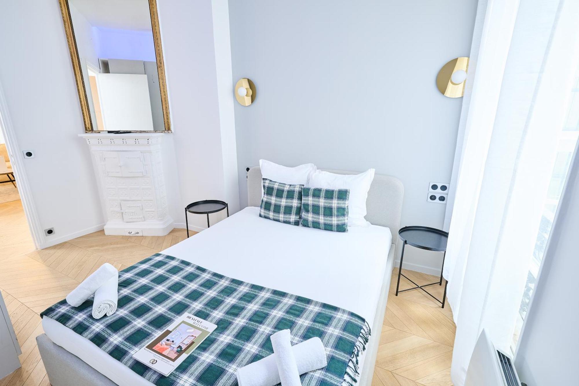 Champs Elysees!Montaigne, New Luxurious 6Pers Flat Paris Eksteriør billede